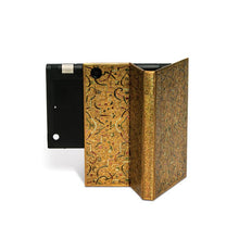 Carica l'immagine nel visualizzatore di Gallery, Custodia per iPad Mini 1,2,3 "Exchange by Hartley & Marks" Paperblanks (disponibile in tre varianti)