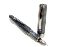 Carica l'immagine nel visualizzatore di Gallery, Penna stilografica Visconti "Mirage" Horn Grey
