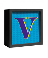 Carica l'immagine nel visualizzatore di Gallery, Decorazione da parte o appoggio "Lettera Luminosa" V