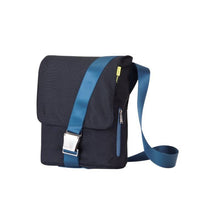 Carica l'immagine nel visualizzatore di Gallery, Borsa a tracolla verticale portacomputer 15" in tessuto "Smemo diagonal Slim Bag" Fargo antracite/ottanio