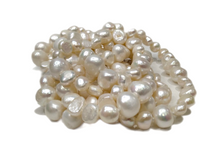 Carica l'immagine nel visualizzatore di Gallery, Collana "centoperle" in perle di fiume