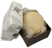 Carica l'immagine nel visualizzatore di Gallery, Sapone artigianale con scatolina regalo decorata "Rossi 1931"