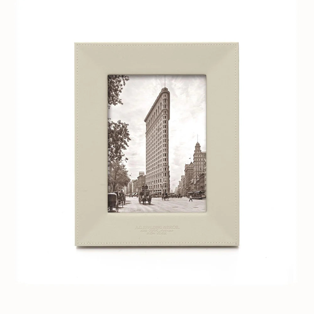 Portafoto verticale 10x15  in pelle rigenerata "Off White Desk" A.G. Spalding & Bros