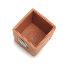 Carica l&#39;immagine nel visualizzatore di Gallery, Bicchiere Portapenne in ecopelle con orologio &quot;Utility&quot; A.G. Spalding &amp; Bros
