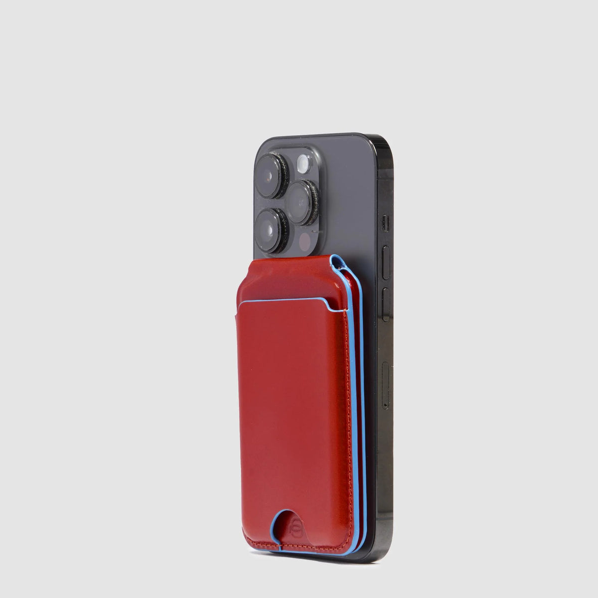 Portafogli MagSafe con tracker ricaricabile Piquadro (disponibile in cinque colori)