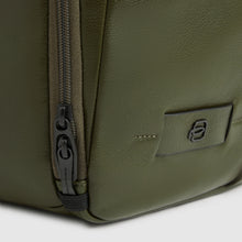 Carica l'immagine nel visualizzatore di Gallery, Zaino portacomputer 15,6" in pelle "Russell" Piquadro (disponibile in tre colori)
