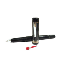 Carica l&#39;immagine nel visualizzatore di Gallery, Penna roller con cornetto scaramantico &quot;Wè Smorfia&quot; edizione numerata Delta (Copia)
