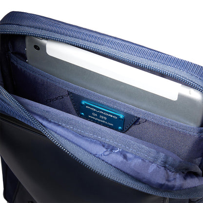 Borsello porta  iPad®Air-iPad Pro 9.7/iPad 10.5 in tessuto e pelle Piquadro (disponibile in due colori)