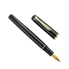 Carica l&#39;immagine nel visualizzatore di Gallery, Penna Stilografica Pelikan Classic P205 Nero Gold
