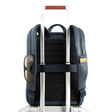Carica l'immagine nel visualizzatore di Gallery, Zaino espandibile porta pc 14" in pelle "Russell" Piquadro (disponibile in due colori)
