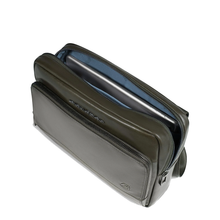 Carica l&#39;immagine nel visualizzatore di Gallery, Borsello uomo porta iPad® in pelle Piquadro
