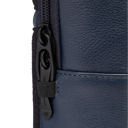 Monospalla porta iPad® in pelle con portabilità a zaino "Russell" Piquadro (disponibile in due colori)