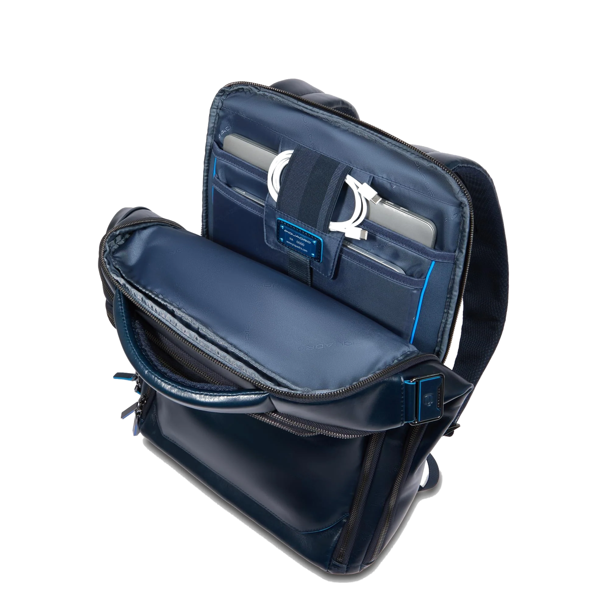 Zaino da viaggio fastcheck portacomputer 15,6" in pelle "Bluesquare" Piquadro (disponibile in due varianti)