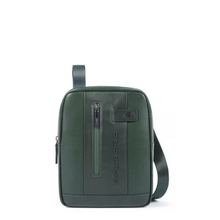 Carica l'immagine nel visualizzatore di Gallery, Borsello porta iPad®mini in pelle "Urban" Piquadro
