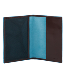 Carica l'immagine nel visualizzatore di Gallery, Porta passaporto in pelle Bluesquare Piquadro (disponibile in diversi colori)
