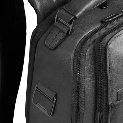 Zaino da viaggio porta pc 15,6" in pelle "Solm" Piquadro (disponibile in due colori)