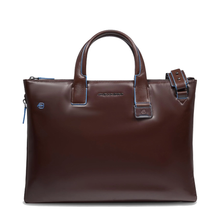 Carica l'immagine nel visualizzatore di Gallery, Cartellina sottile espandibile 15,6 in pelle due manici "Blue Square" Piquadro (disponibile in due colori)
