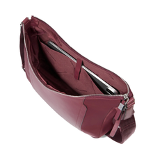 Carica l&#39;immagine nel visualizzatore di Gallery, Borsa tracolla donna per iPad®mini in tessuto tecnico e pelle Piquadro (disponibile in diversi colori)
