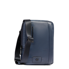 Carica l'immagine nel visualizzatore di Gallery, Borsello porta iPad®mini in pelle con sistema RFID "Russell" Piquadro (disponibile in diversi colori)
