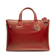 Carica l'immagine nel visualizzatore di Gallery, Cartellina sottile espandibile 15,6 in pelle due manici "Blue Square" Piquadro (disponibile in due colori)
