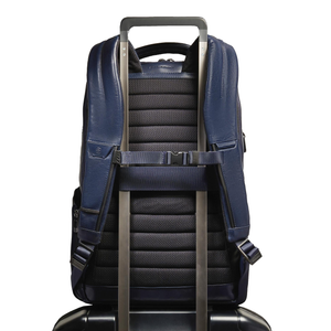 Zaino portacomputer 16,5" in pelle on cinghia pettorale, portaocchiali, protezioni antiurto  Piquadro