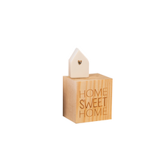 Carica l&#39;immagine nel visualizzatore di Gallery, Casetta in ceramica con scatolina in legno &quot;Home sweet home&quot;
