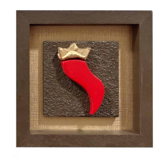 Quadretto scultoreo in pietra con cornice marrone in legno  "Corno Portafortuna" Alleria