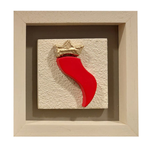 Quadretto scultoreo in pietra con cornice beige in legno "Corno Portafortuna" Alleria