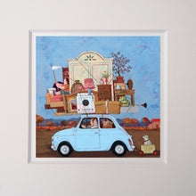 Carica l&#39;immagine nel visualizzatore di Gallery, Grafica incorniciata di Lisandro Rota &quot;In 500 per un trasloco&quot;
