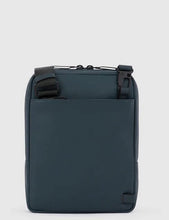 Carica l'immagine nel visualizzatore di Gallery, Borsello porta iPad®mini in pelle "Aye" Piquadro
