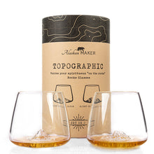 Carica l&#39;immagine nel visualizzatore di Gallery, Set due bicchieri da whisky &quot;Topographic:  Fuji &amp; Denali&quot;

