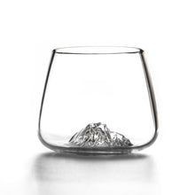 Carica l&#39;immagine nel visualizzatore di Gallery, Set due bicchieri da whisky &quot;Topographic:  Fuji &amp; Denali&quot;
