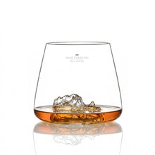 Carica l'immagine nel visualizzatore di Gallery, Set due bicchieri da whisky "Topographic: Sassolungo e Gran Paradiso"
