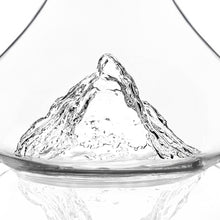 Carica l&#39;immagine nel visualizzatore di Gallery, Decanter &quot;Topographic: Matterhorn&quot;
