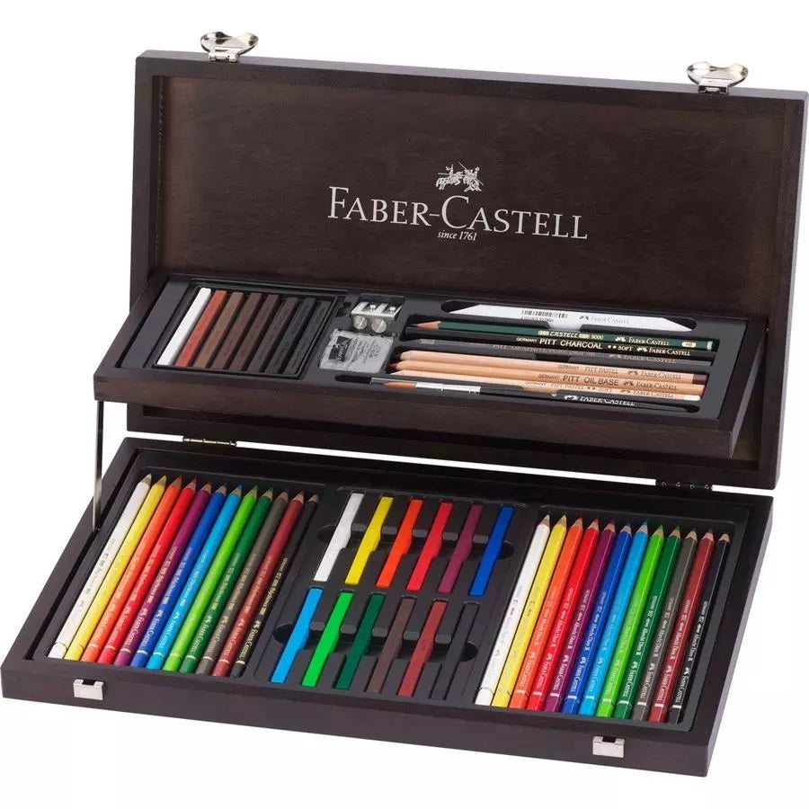 Cofanetto Faber Castell "Compendium Wood Case"Cofanetto Faber Castell "Compendium Wood Case" 53 pezzi