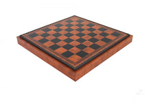 Carica l&#39;immagine nel visualizzatore di Gallery, Scacchiera in similpelle con backgammon e scacchi in legno
