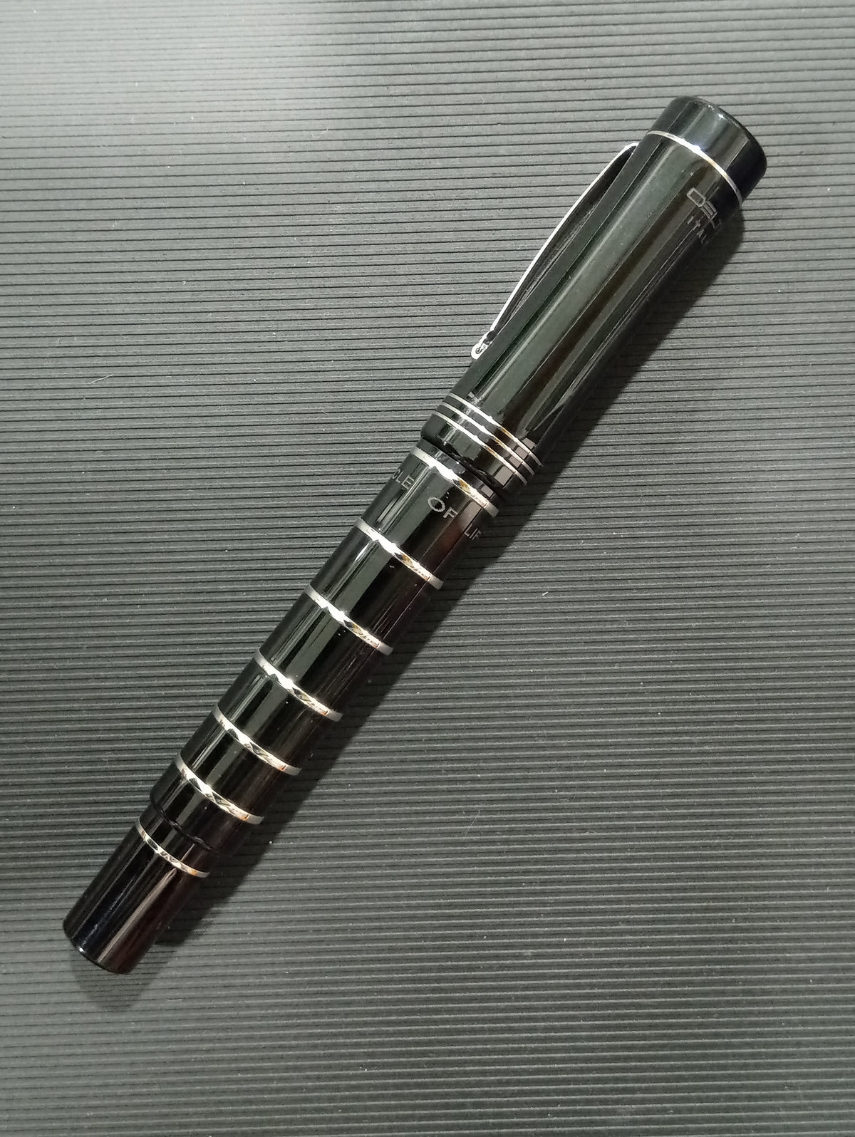 Penna stilografica edizione limitata Delta Circle of Life Black
