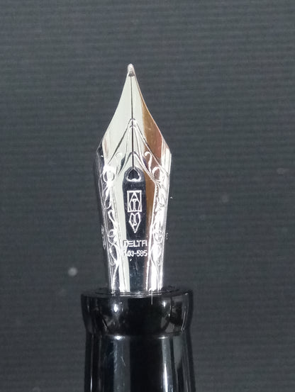 Penna stilografica edizione limitata Delta Circle of Life Black