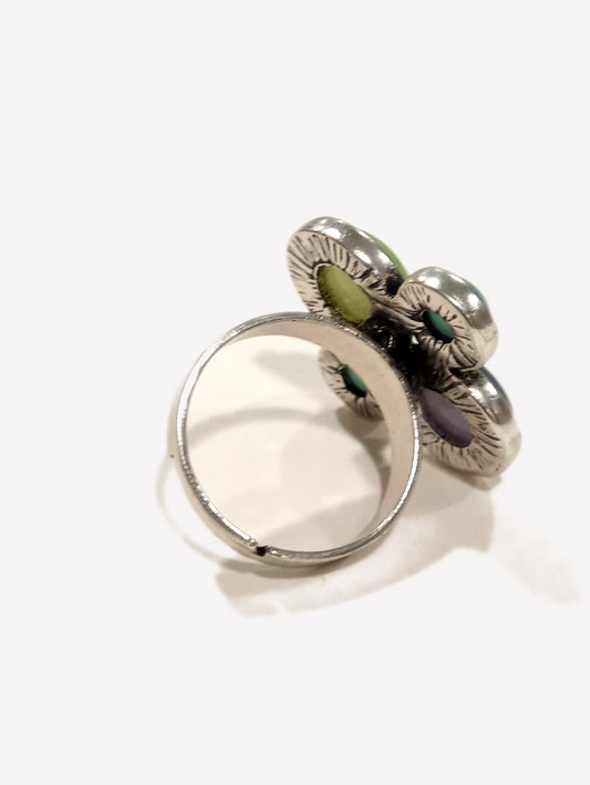 Anello con castoni cabochon verde e blu