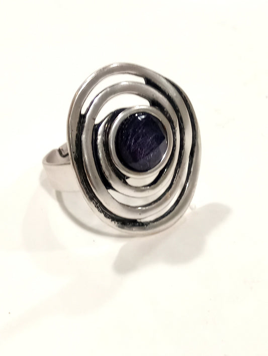 Anello con spirale e cabochon blu