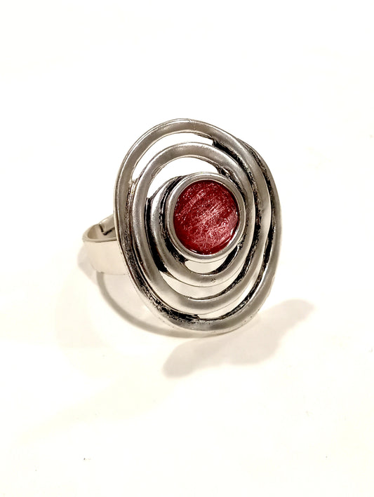 Anello con spirale e cabochon rosa