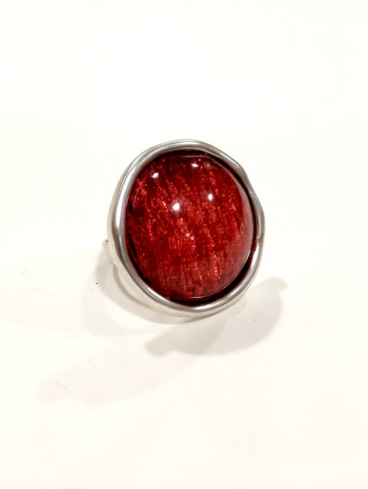 Anello con castone cabochon rosso