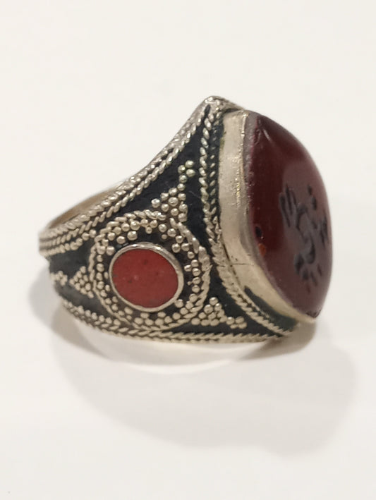 Anello in argento con corniola taglio marquise