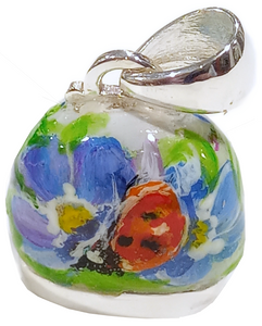 Ciondolo campanella di Capri dipinta a mano "Coccinella su fiori"