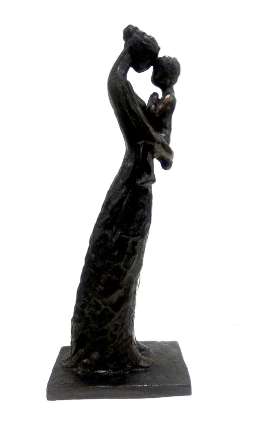 Scultura in resina "Maternità"