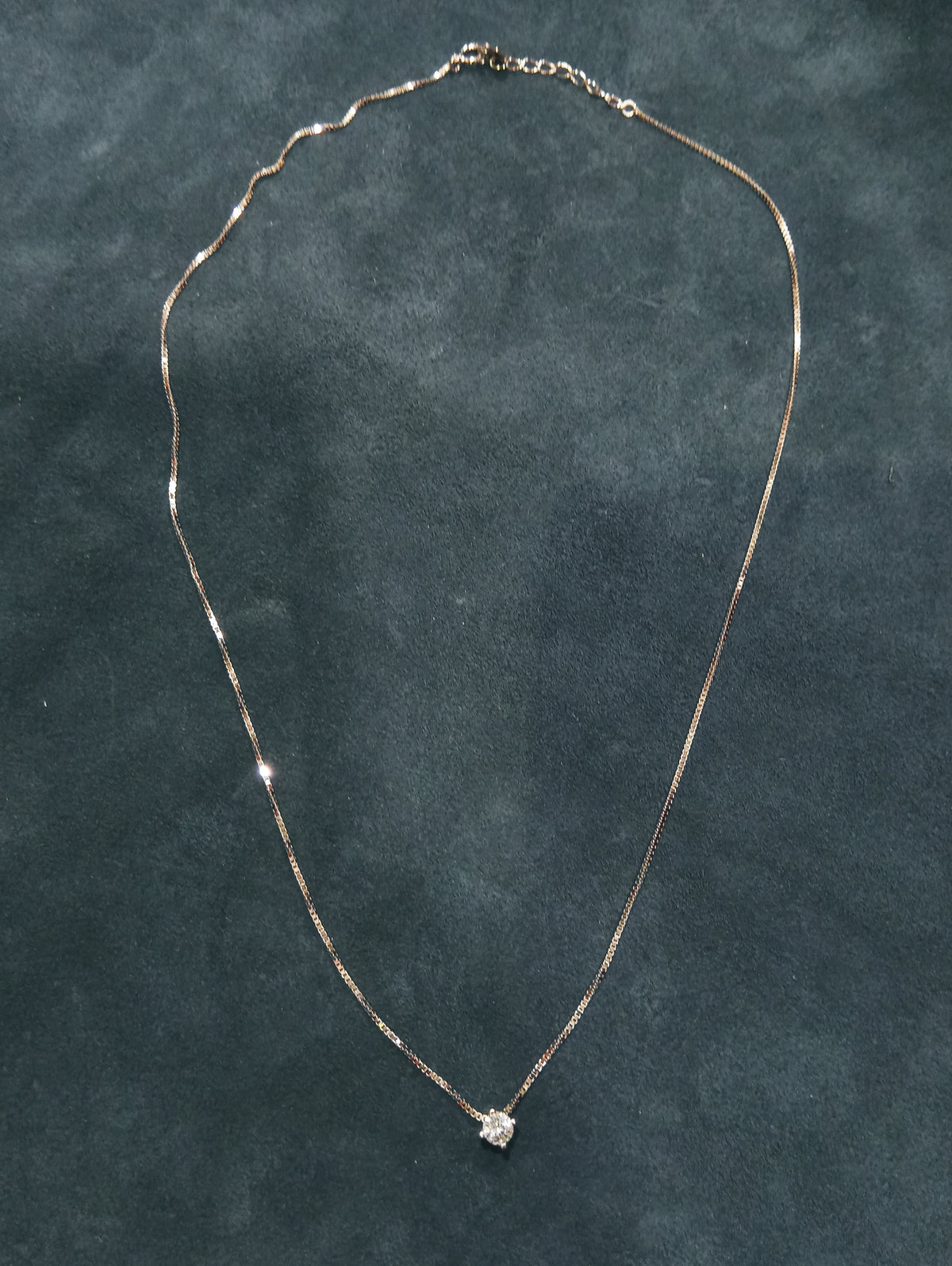 Girocollo in argento con punto luce 0,04 ct