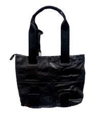 Carica l&#39;immagine nel visualizzatore di Gallery, Shopping bag media in pelle nera Piquadro
