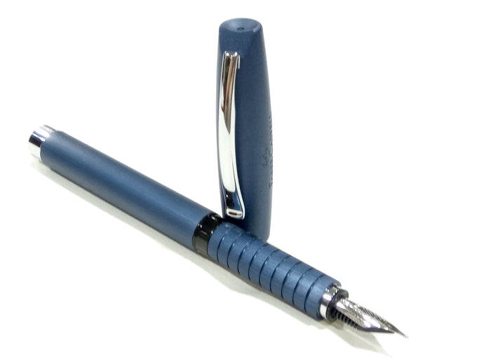 Penna stilografica Faber Castell Esssentio blu