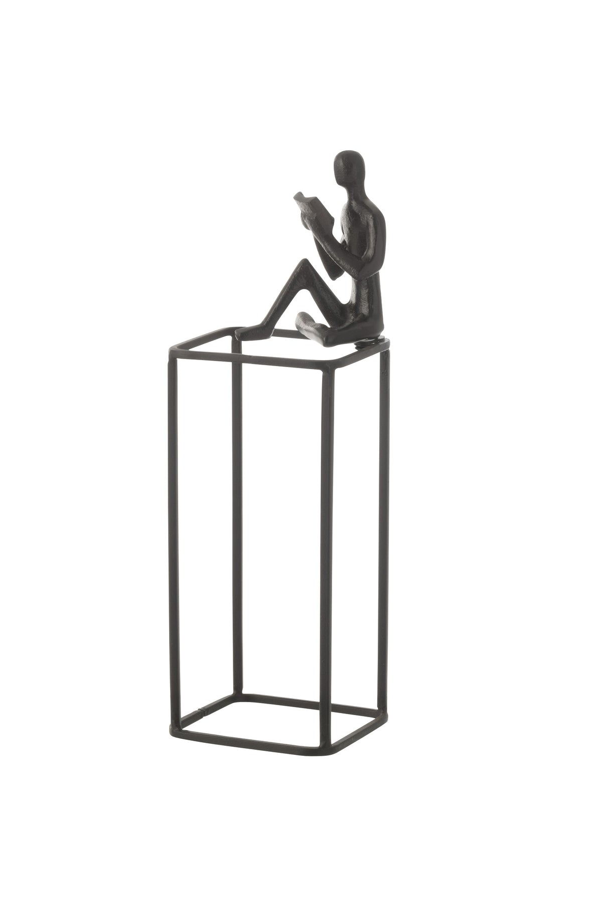 Scultura in alluminio brunito "Lettore su cubo"