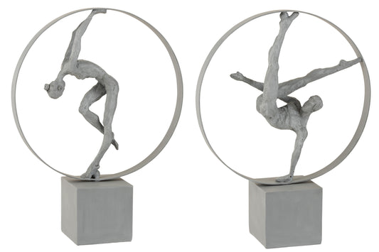 Scultura in resina "Atleta nel cerchio" (disponibile in due varianti)